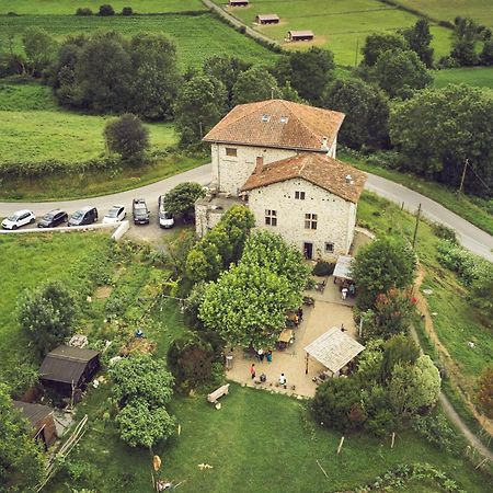 Les Fous Du Village Saint-Esteben ภายนอก รูปภาพ