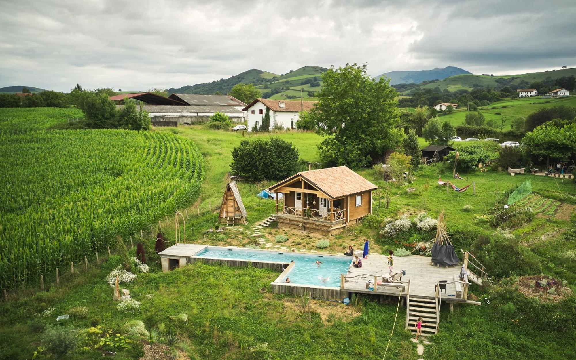 Les Fous Du Village Saint-Esteben ภายนอก รูปภาพ