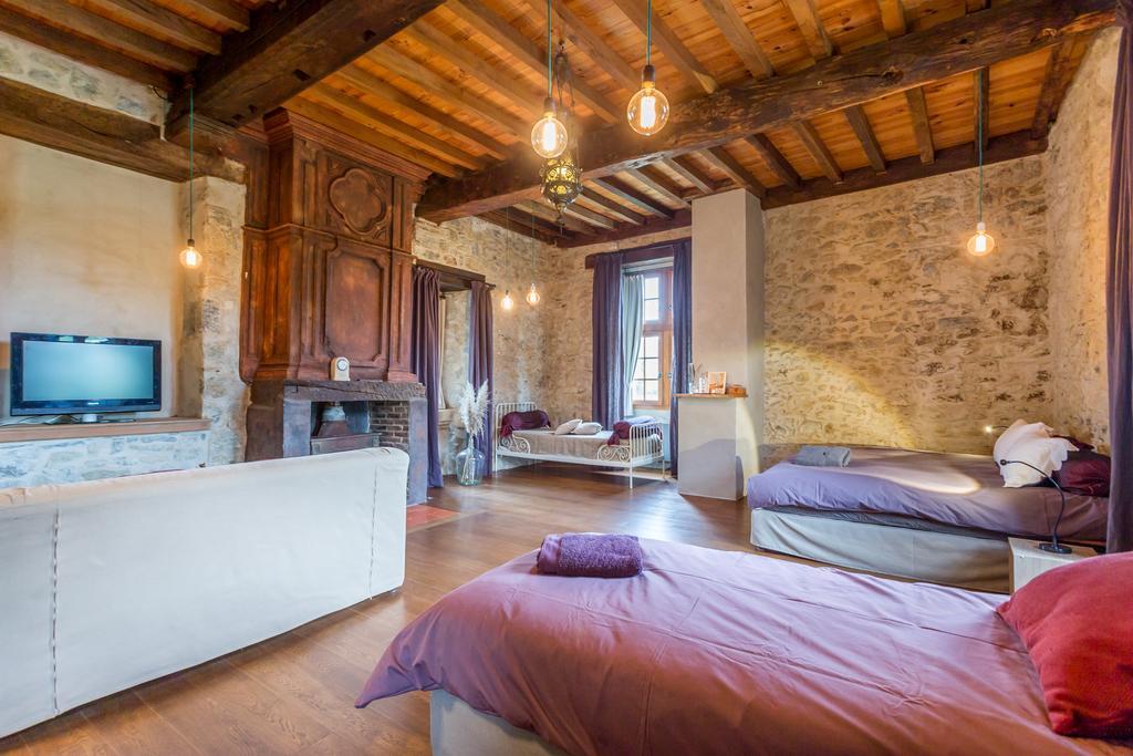 Les Fous Du Village Saint-Esteben ภายนอก รูปภาพ