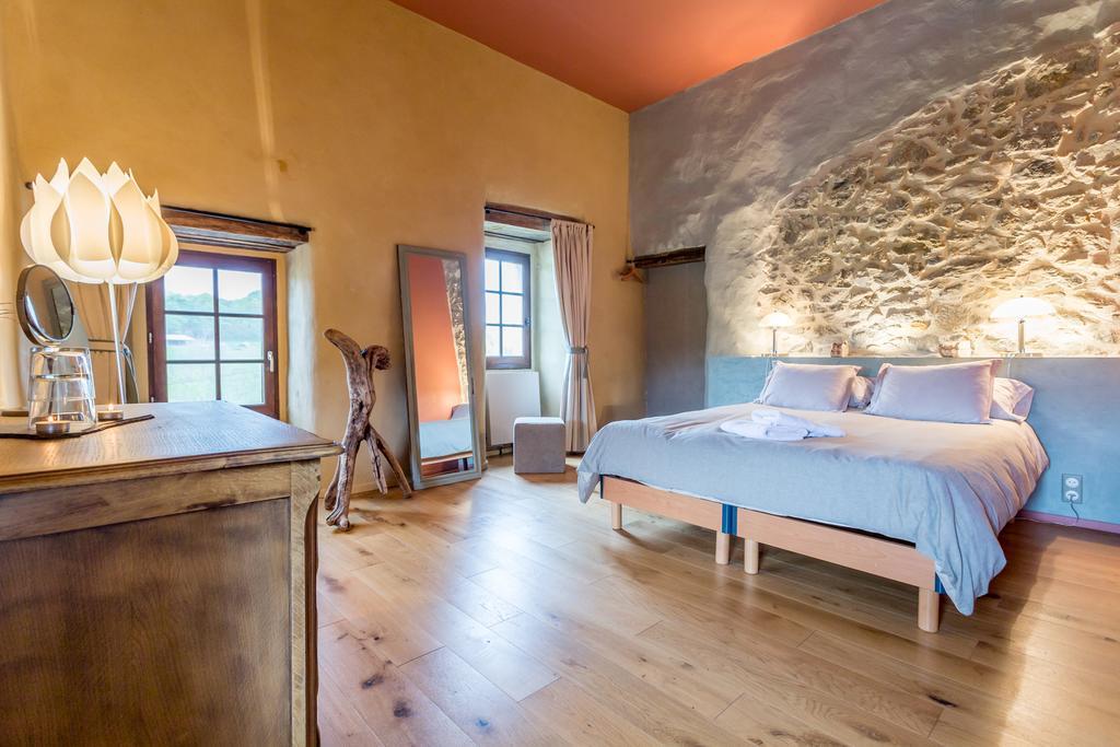 Les Fous Du Village Saint-Esteben ภายนอก รูปภาพ