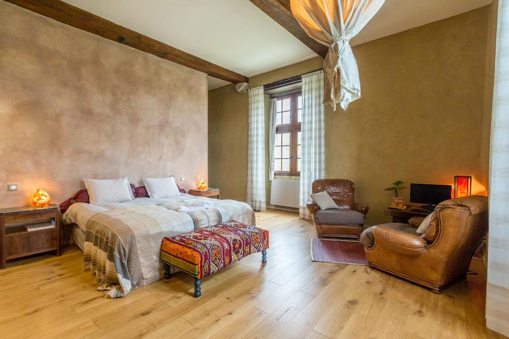 Les Fous Du Village Saint-Esteben ภายนอก รูปภาพ